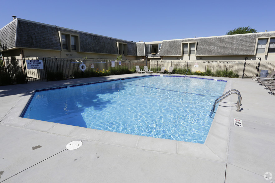 Photos The Colony Apartments and Townhomes Richfield, MN